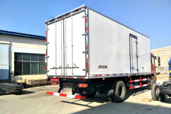 东风天锦冷藏车（5.2-6.4米）