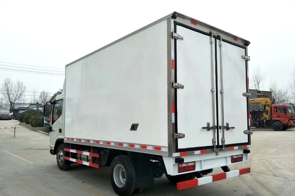 江淮帅铃4.2米宽体冷藏车
