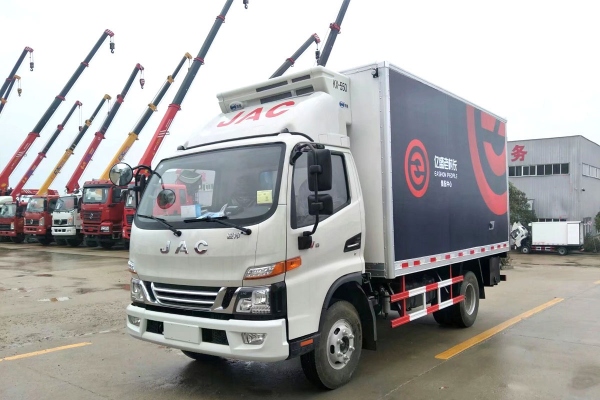 江淮骏铃V6 4.2米冷藏车