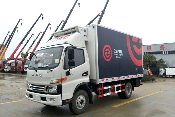 江淮骏铃V6 4.2米冷藏车