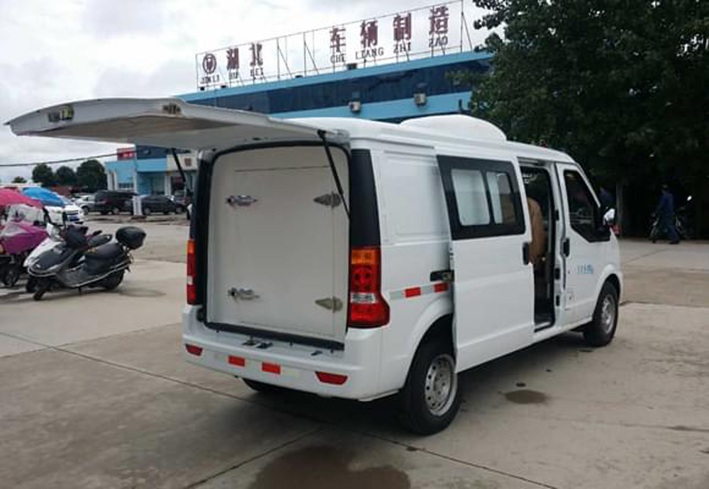 东风小康面包冷藏车