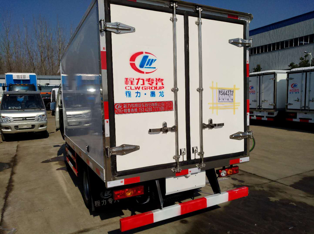 福田驭菱2.9米后双轮冷藏车