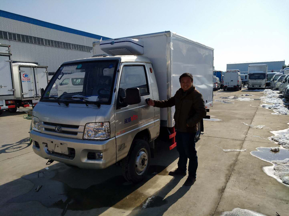福田驭菱2.9米后双轮冷藏车