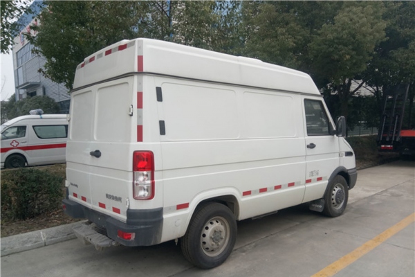 依维柯柴油面包冷藏车