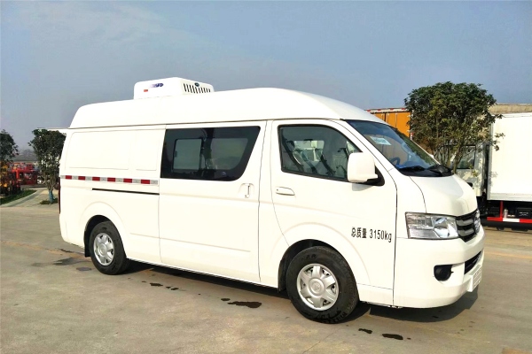 福田G7双排5座面包式冷藏车