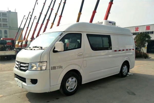福田G7双排5座面包式冷藏车