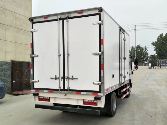 江淮帅铃宽体排半冷藏车