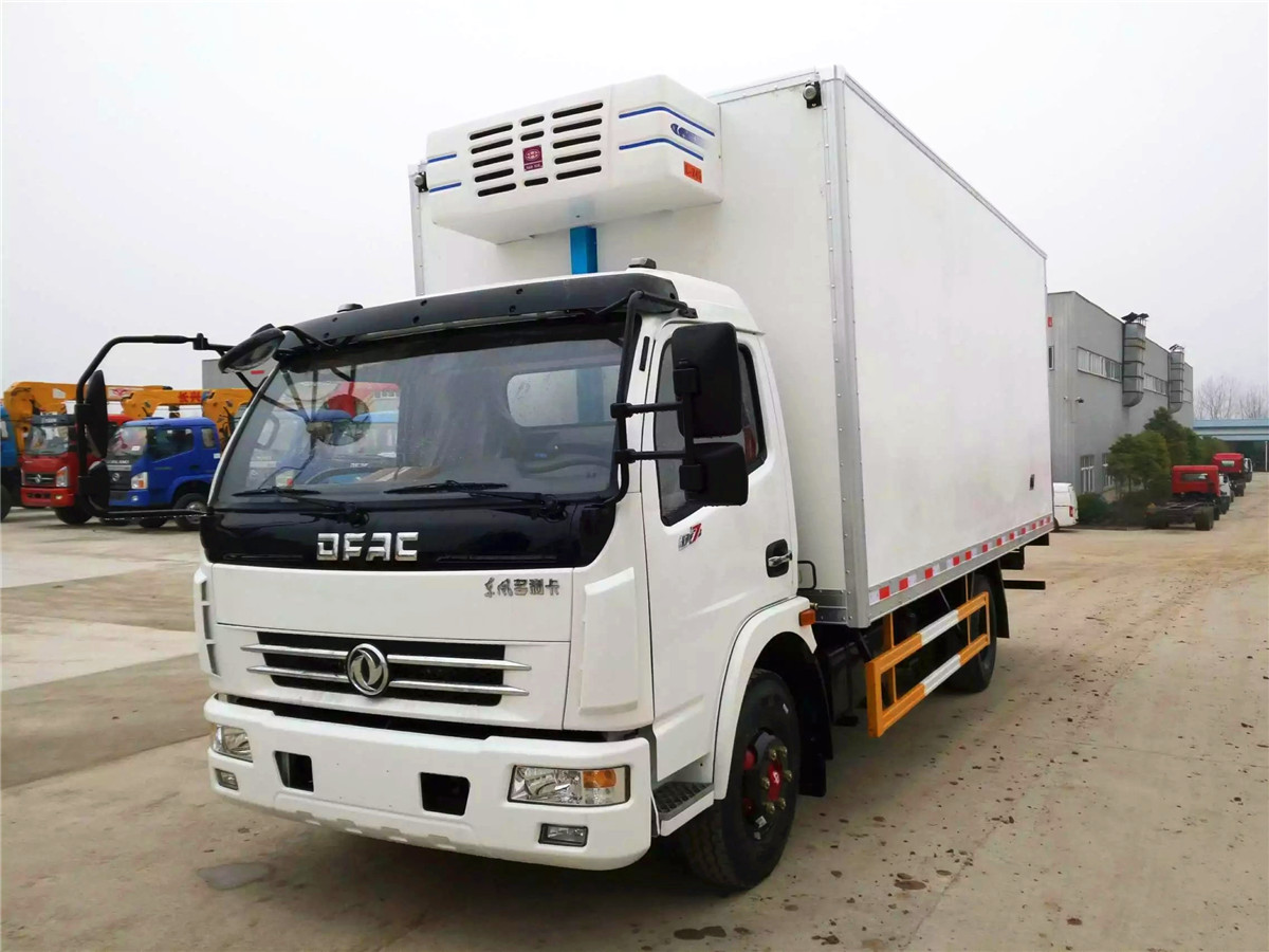 东风多利卡5.2米冷藏车