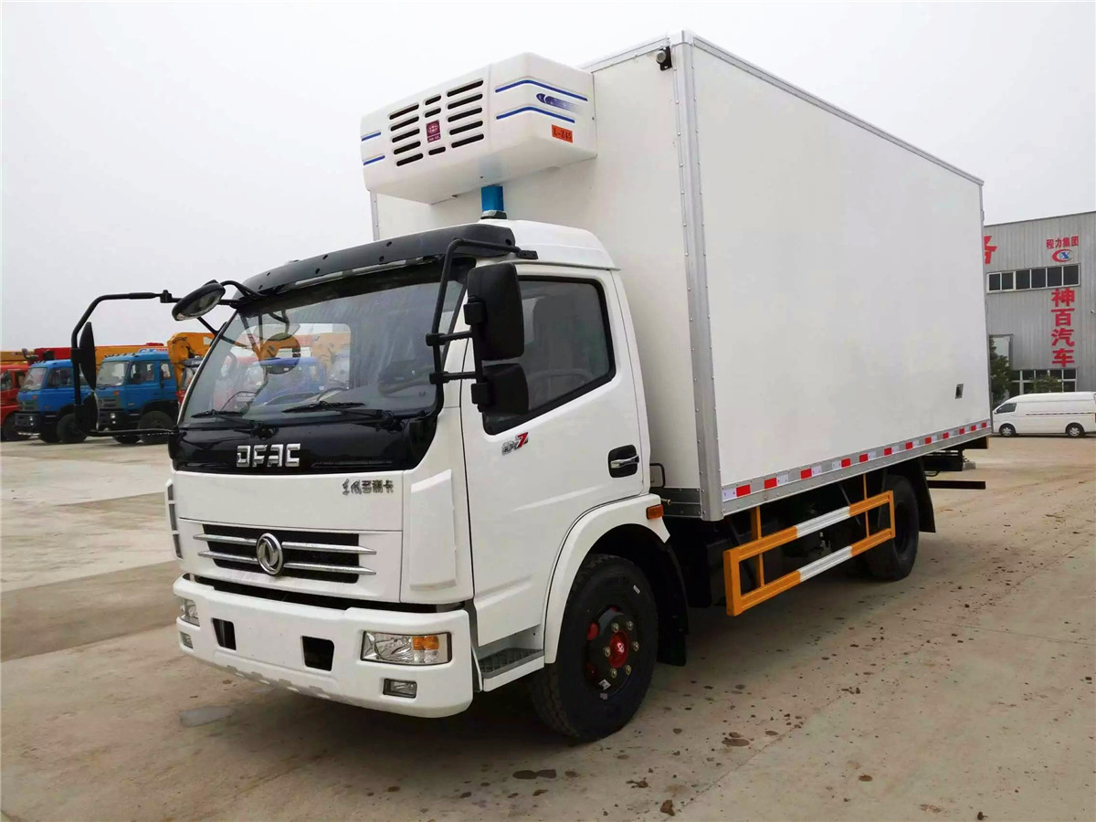 东风多利卡5.2米冷藏车
