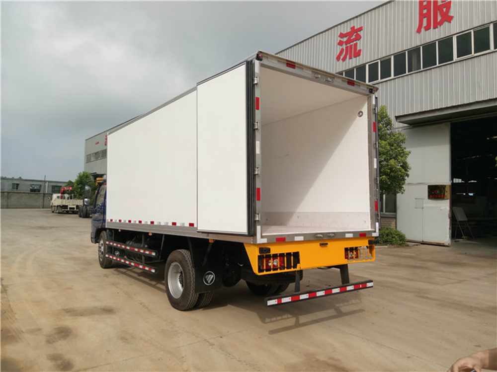 福田奥铃6.1米冷藏车