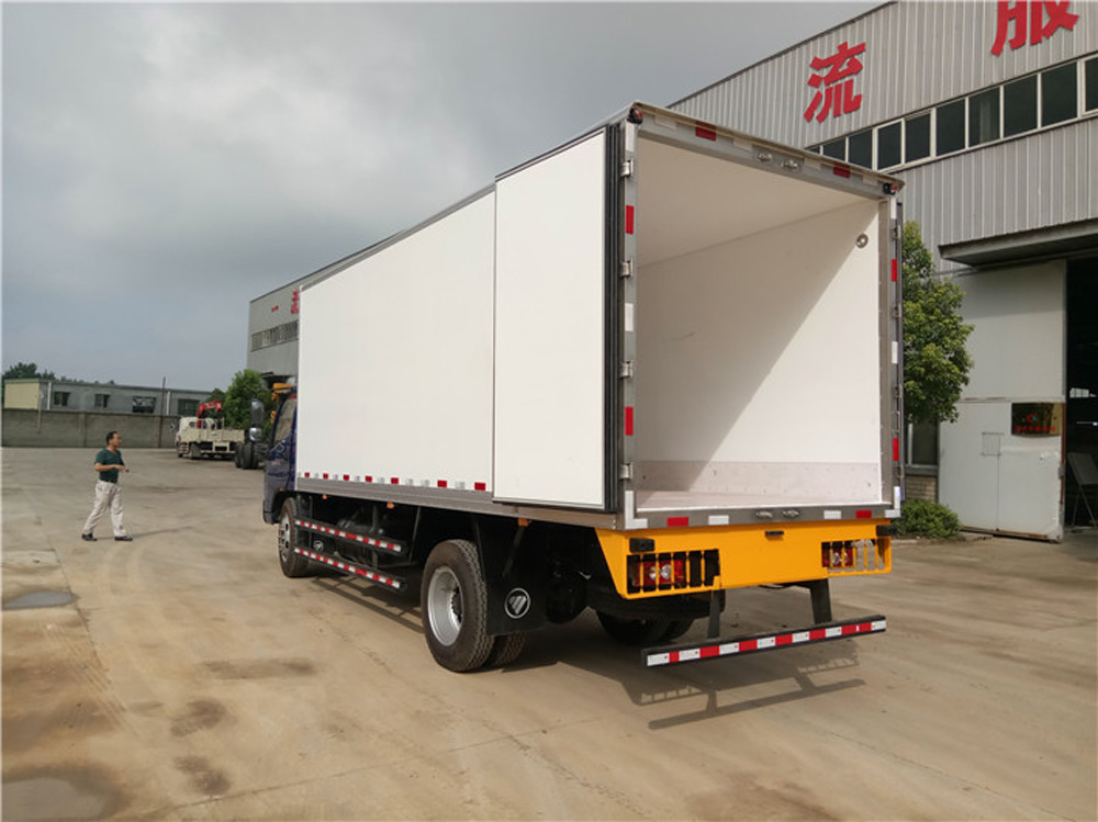 福田奥铃6.1米冷藏车