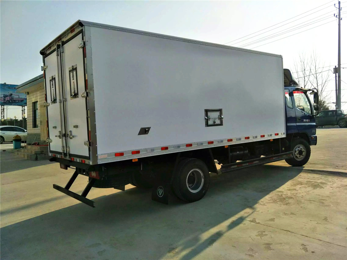 福田奥铃6.65米冷藏车