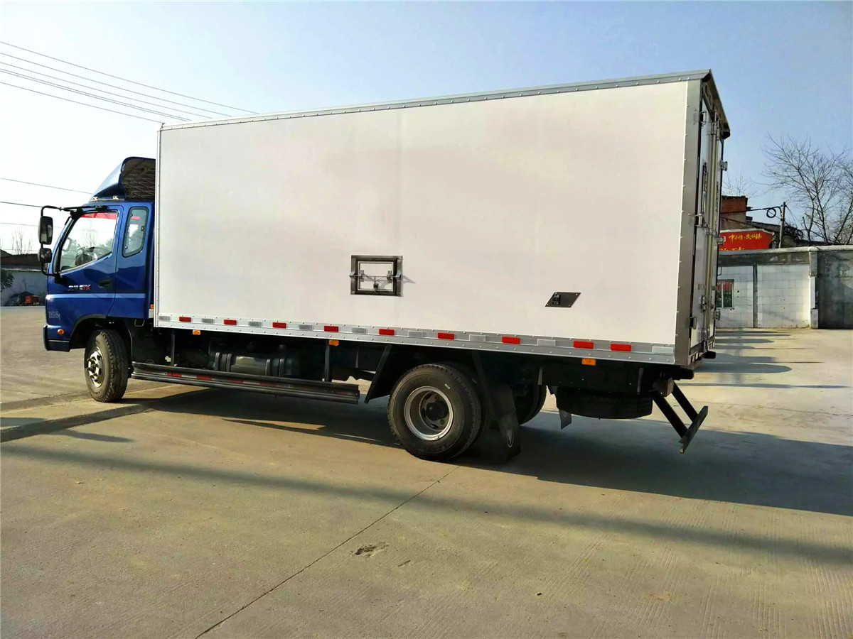 福田奥铃6.65米冷藏车