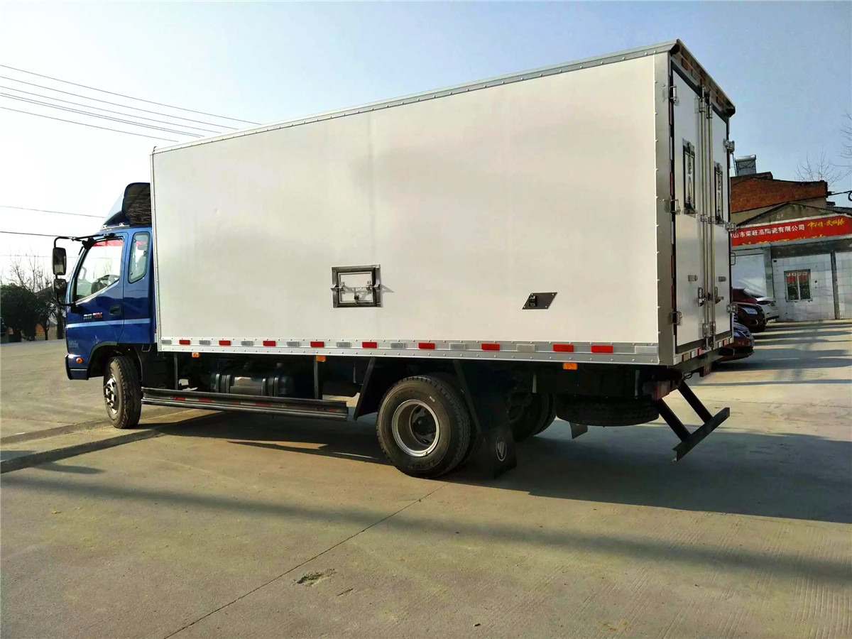 福田奥铃6.65米冷藏车