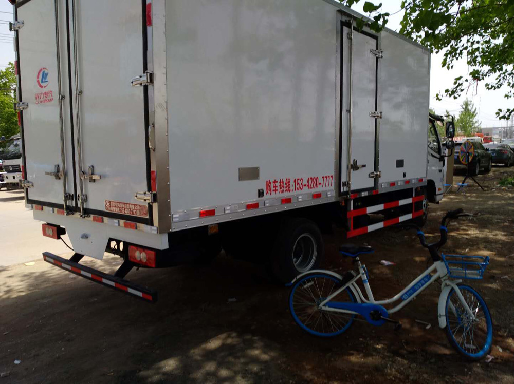 福田欧马可3冷藏车（厢长5.1米）