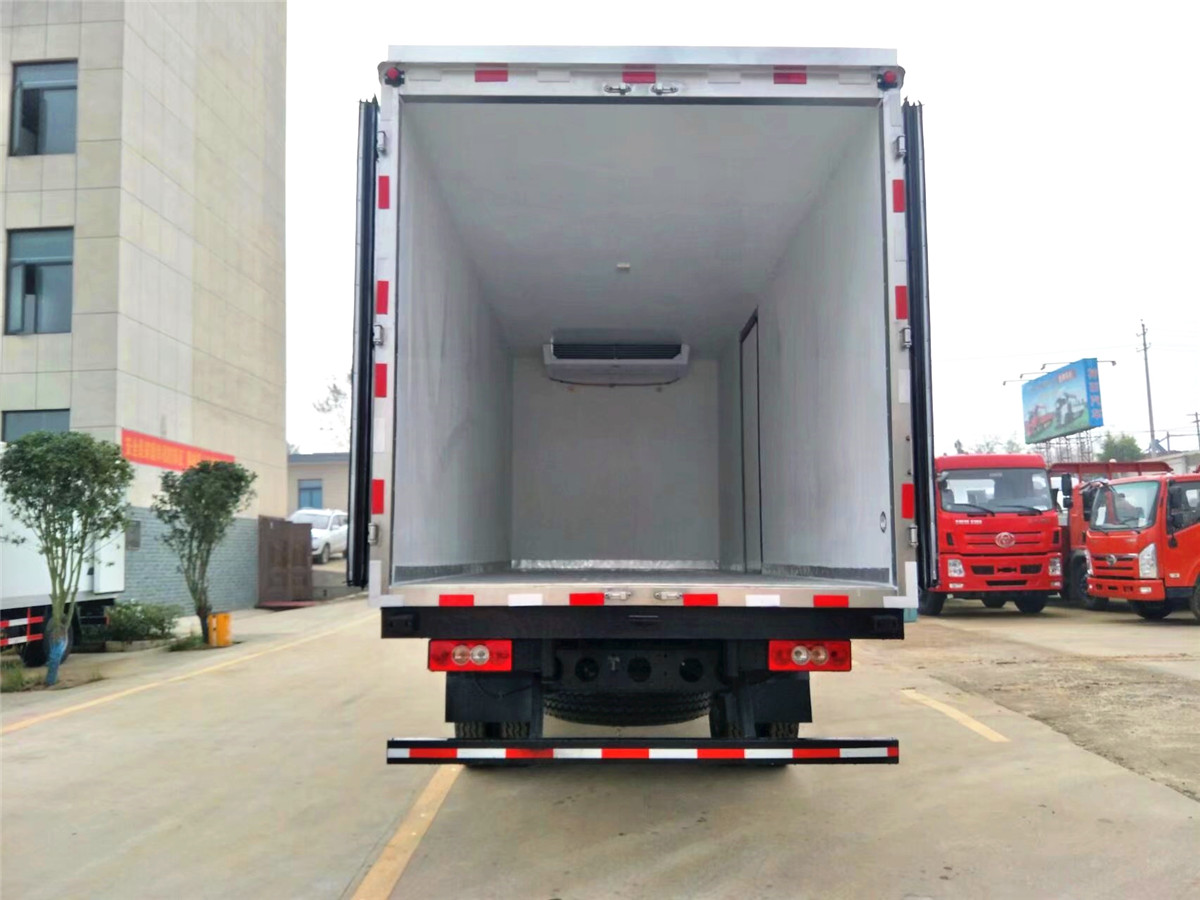 福田欧马可3冷藏车（厢长5米6）