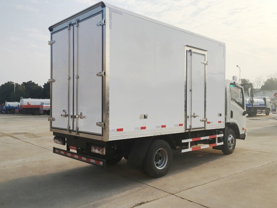 大运4.2米单排冷藏车