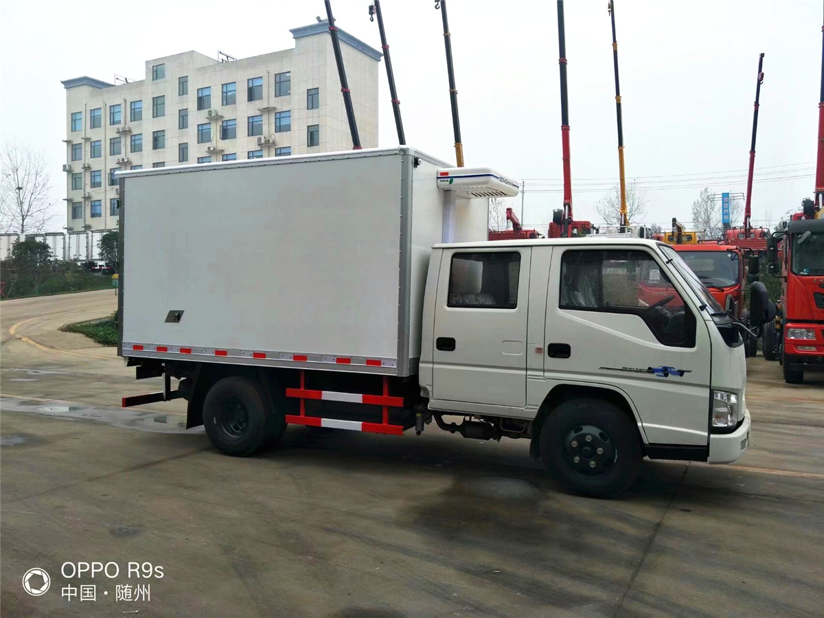 江铃双排五十铃冷藏车