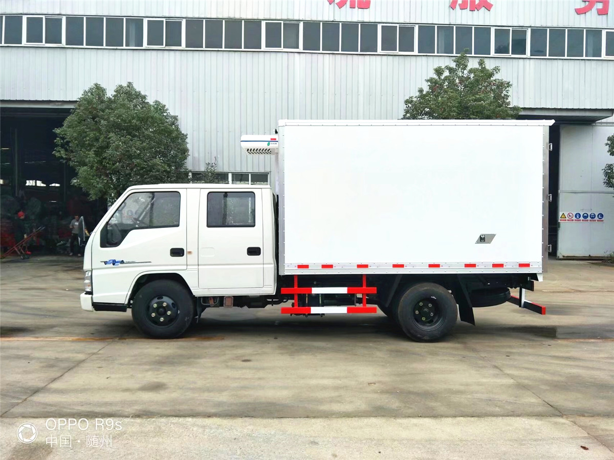 江铃双排五十铃冷藏车