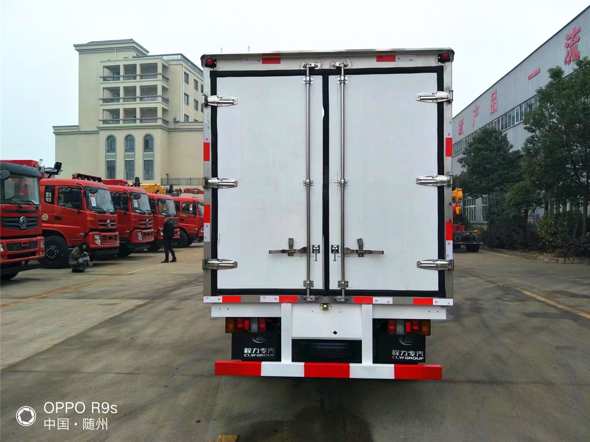 江铃双排五十铃冷藏车