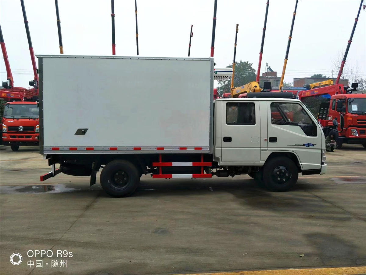 江铃双排五十铃冷藏车