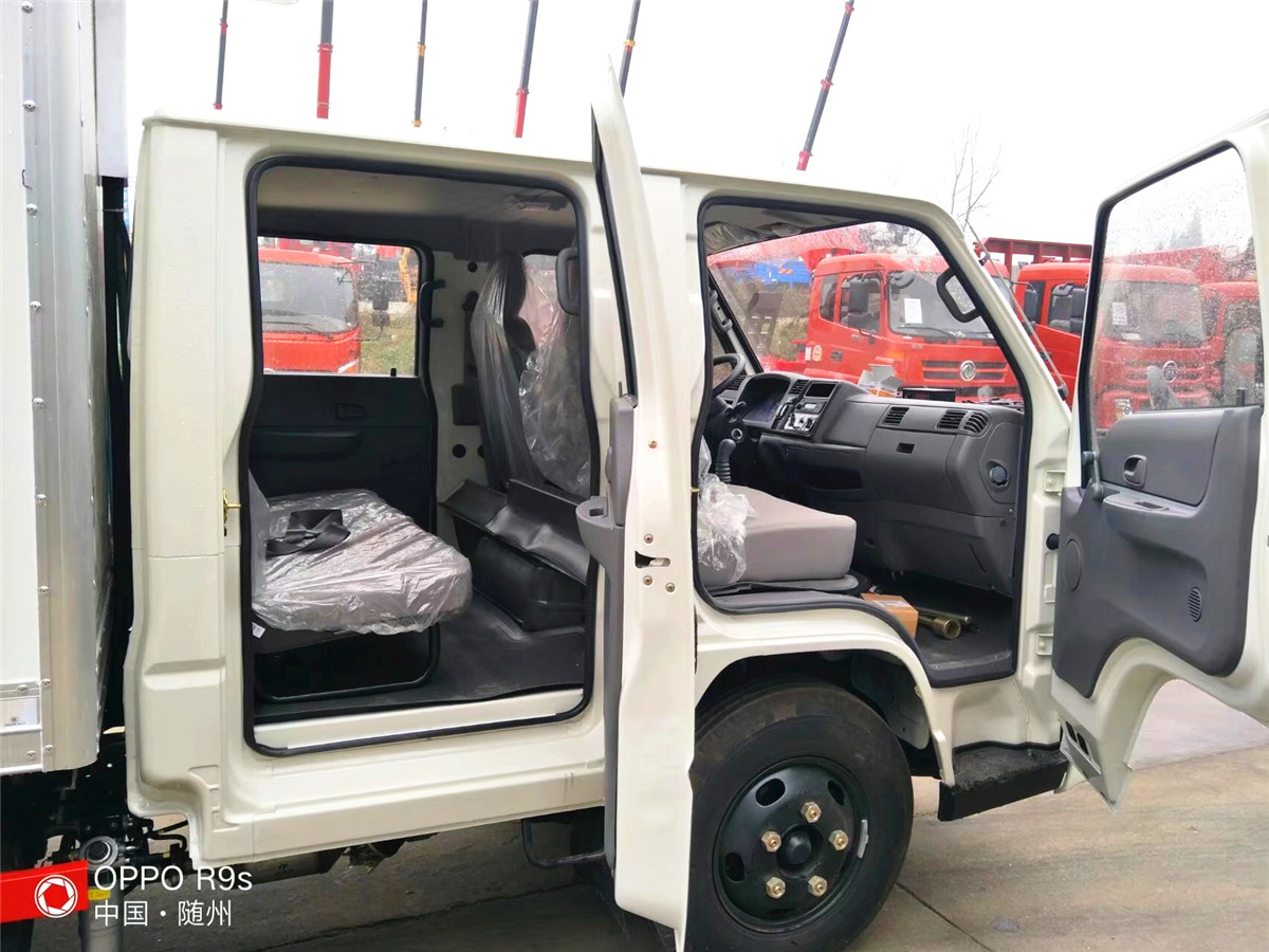 江铃双排五十铃冷藏车