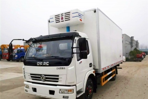 东风多利卡5.2米冷藏车