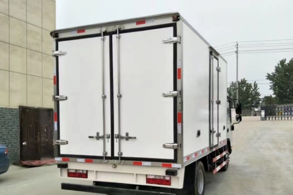 江淮帅铃宽体排半冷藏车