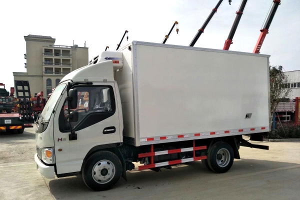 江淮康玲3米7冷藏车