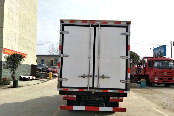江淮康玲3米7冷藏车
