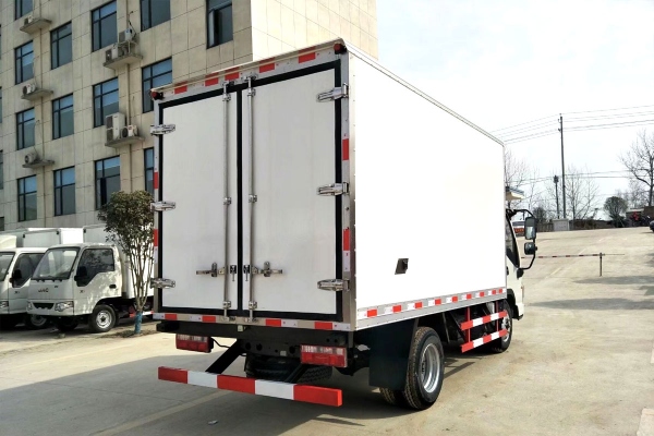 江淮康玲3米7冷藏车