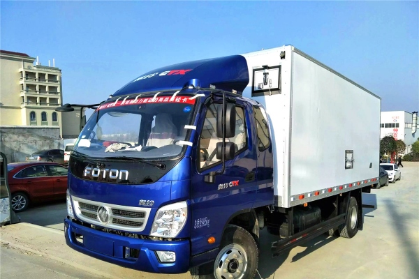 福田奥铃6.65米冷藏车