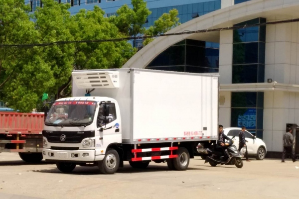 福田欧马可3冷藏车（厢长5.1米）