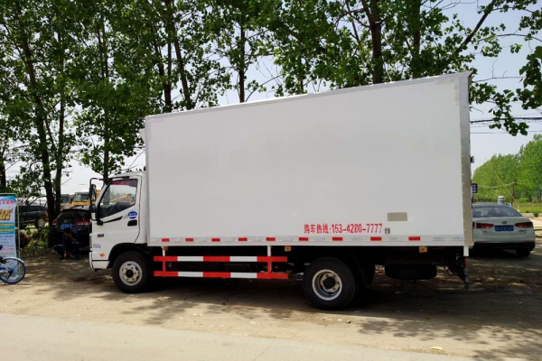 福田欧马可3冷藏车（厢长5.1米）