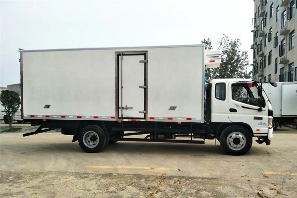 福田欧马可3冷藏车（厢长5米6）