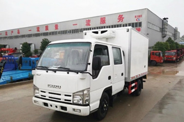 庆铃五十铃双排冷藏车