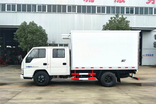 江铃双排五十铃冷藏车