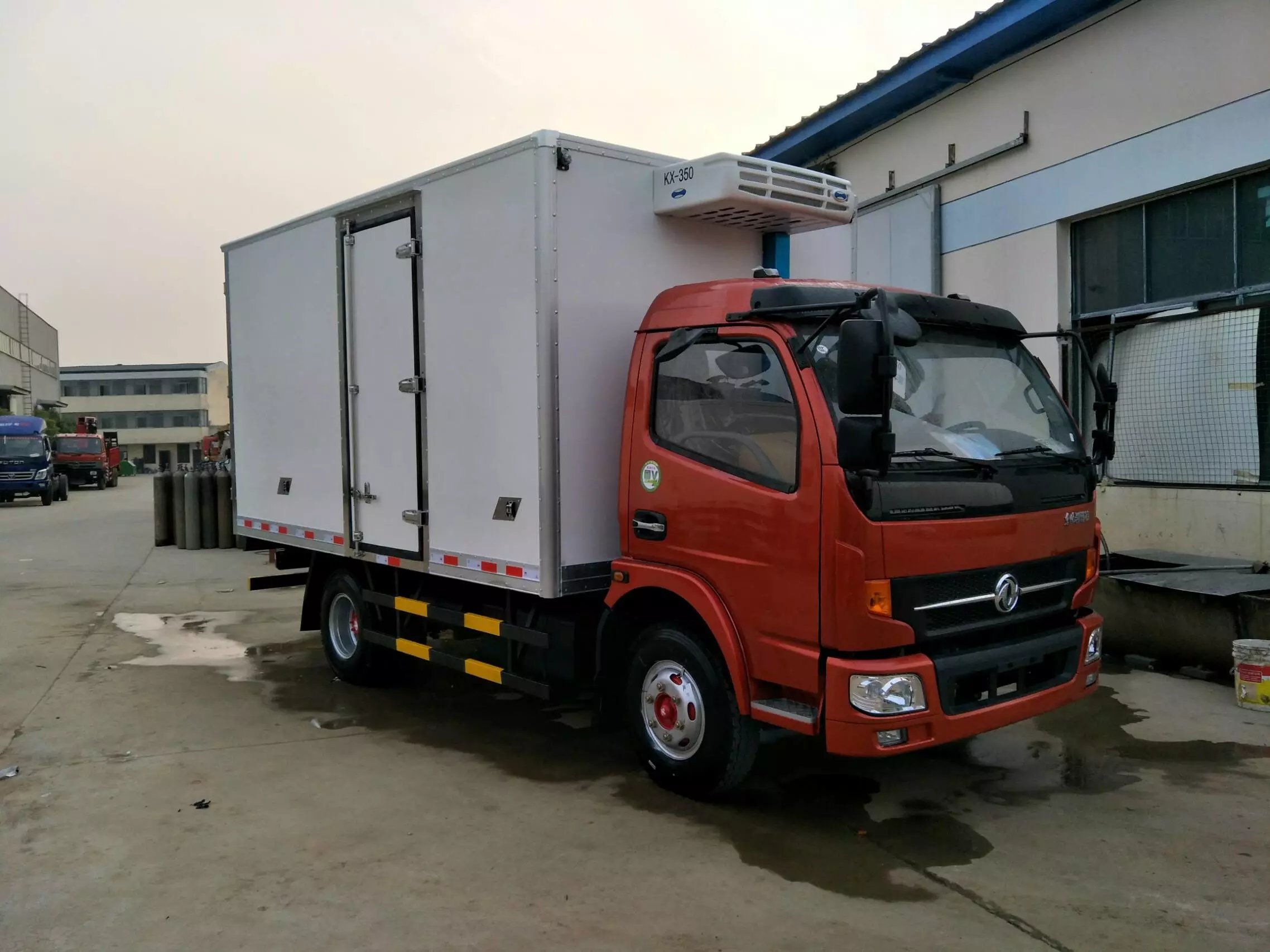 东风经典凯普特4.2米冷藏车