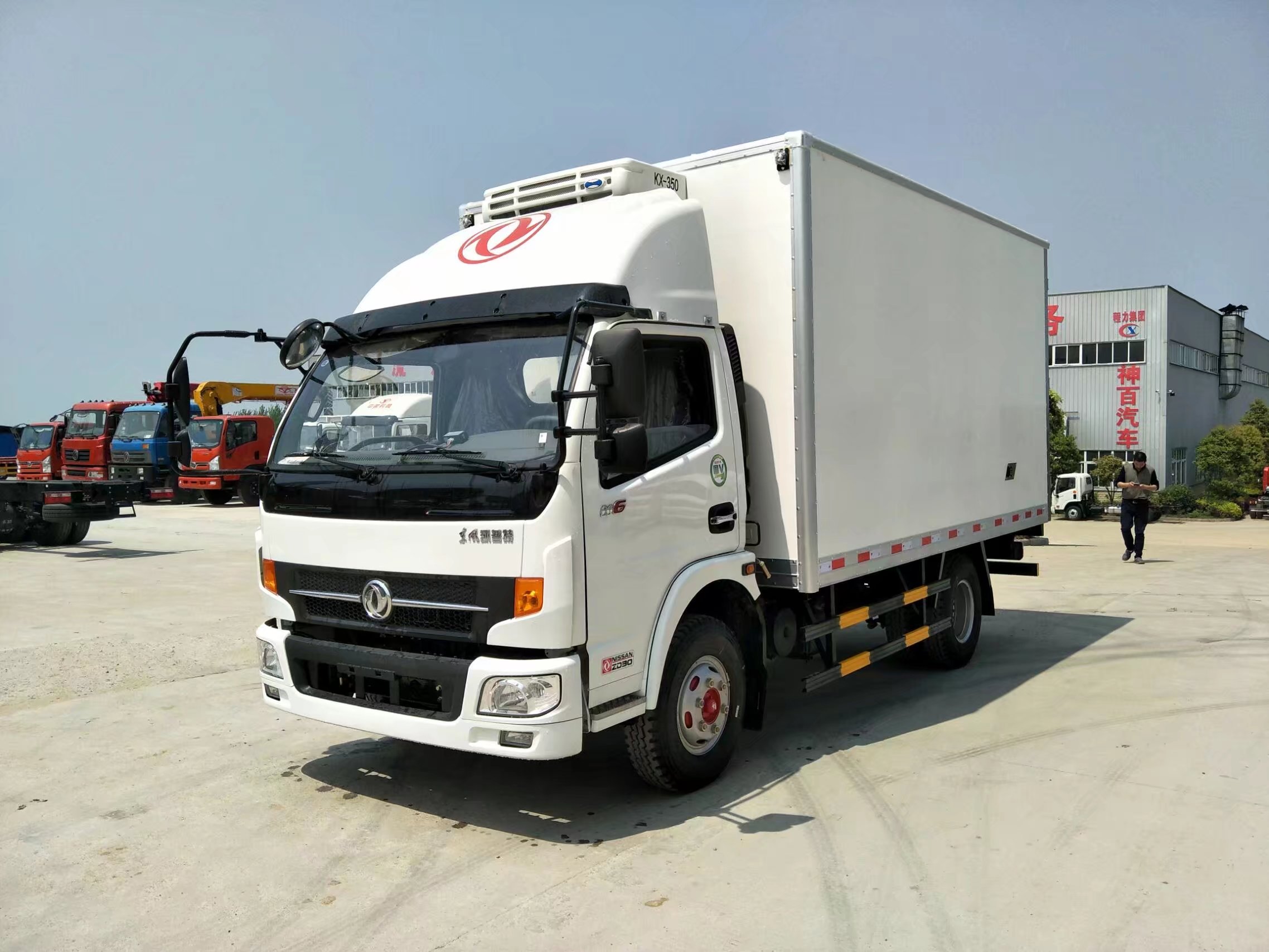 东风经典凯普特4.2米冷藏车