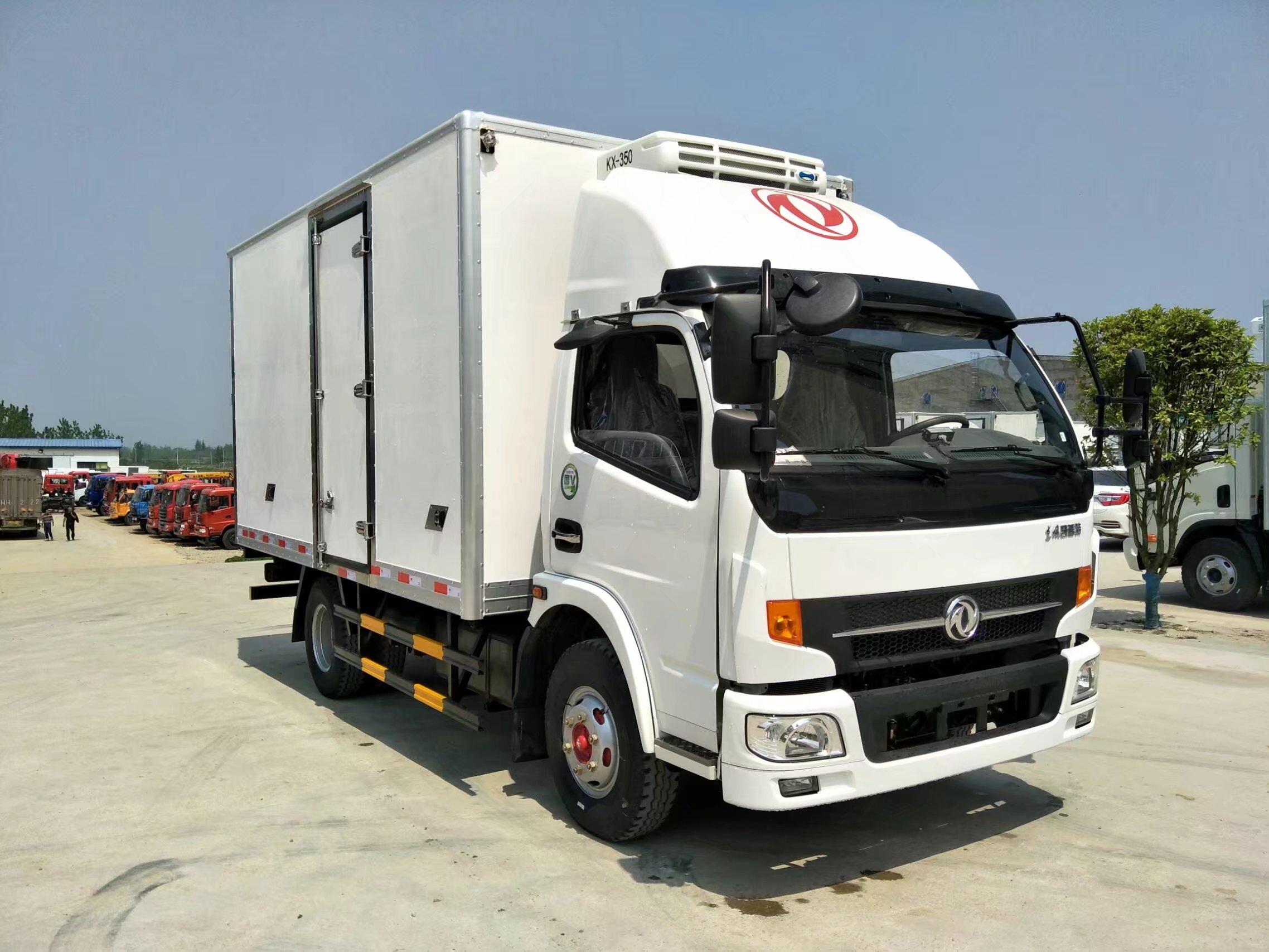 东风经典凯普特4.2米冷藏车