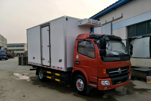 东风经典凯普特4.2米冷藏车