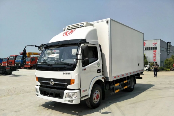 东风经典凯普特4.2米冷藏车