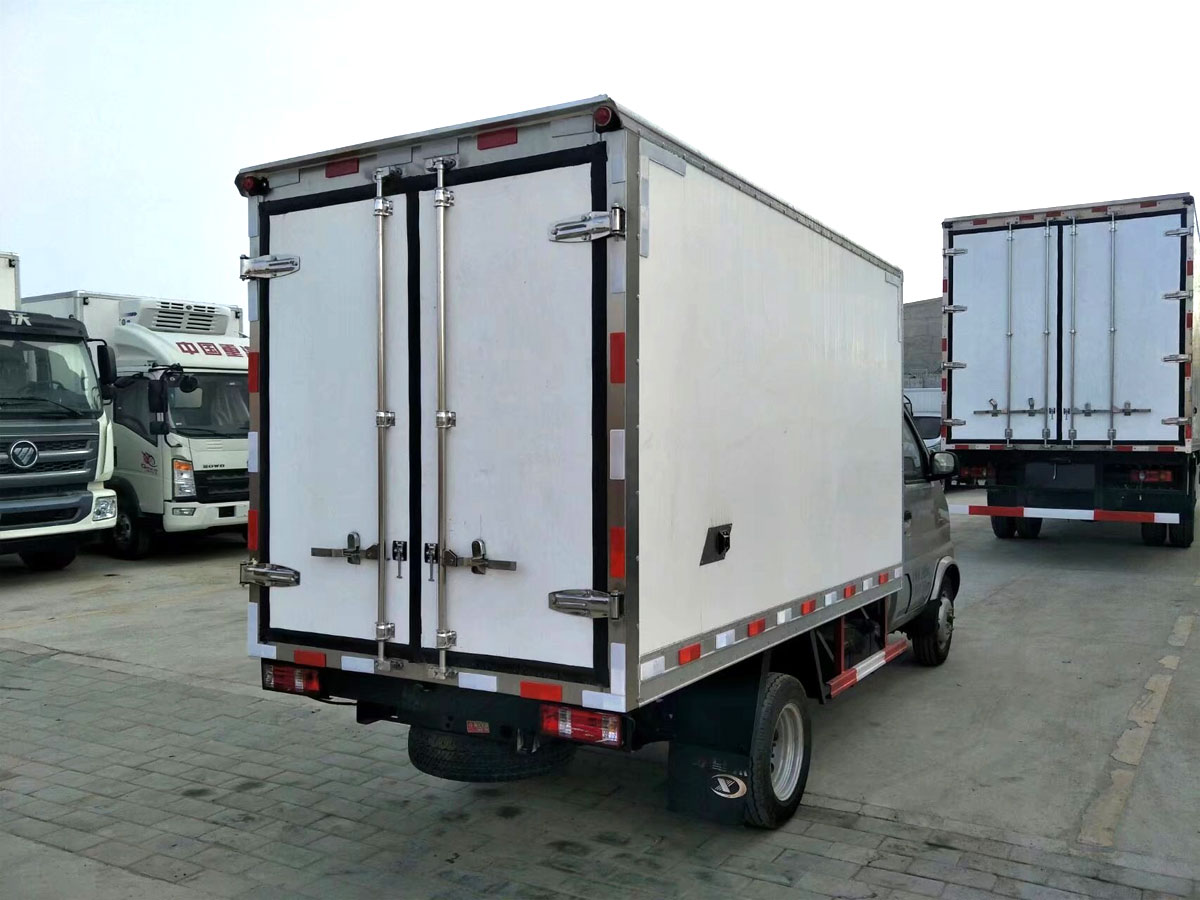 长安3米后双轮冷藏车