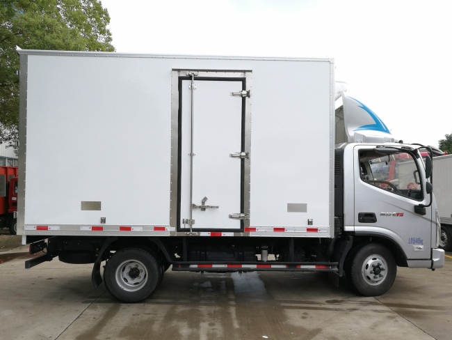 福田奥铃M4新款CTS国五4.2米冷藏车