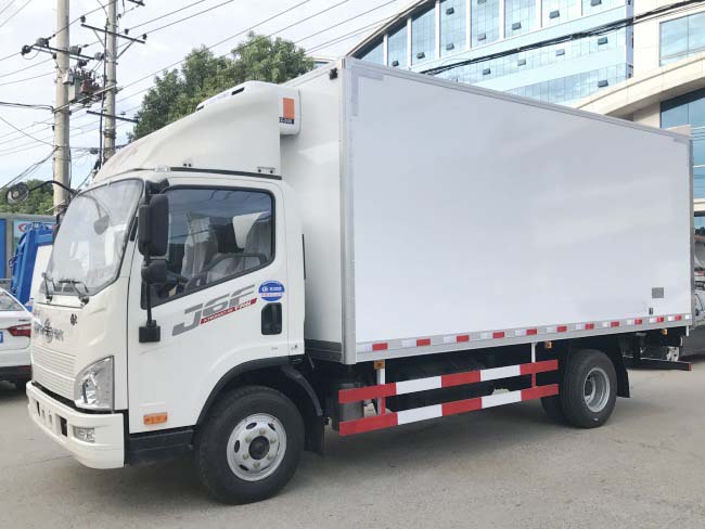 解放J6F冷藏车(厢长5.2米)