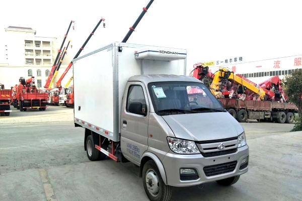 长安3米后双轮冷藏车