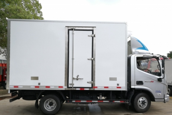 福田奥铃M4新款CTS国五4.2米冷藏车