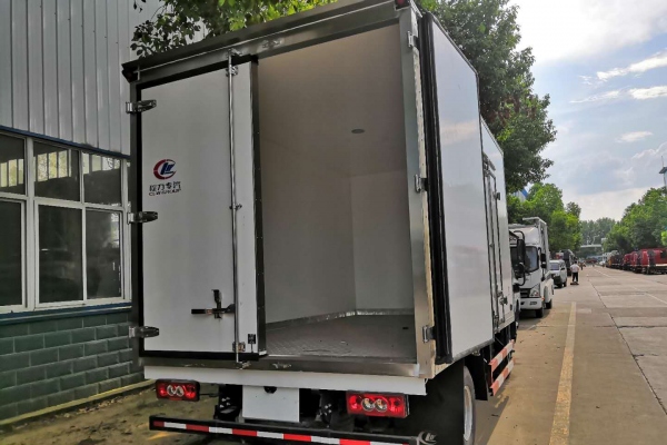 福田奥铃M4新款CTS国五4.2米冷藏车