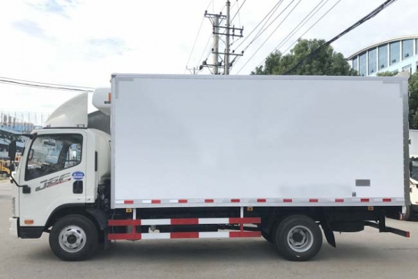 解放J6F冷藏车(厢长5.2米)
