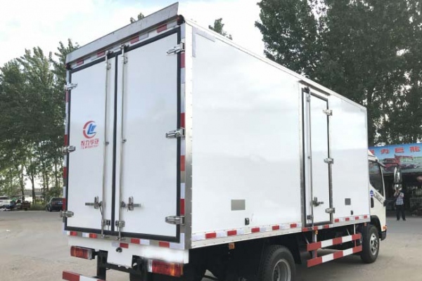 解放J6F冷藏车(厢长5.2米)